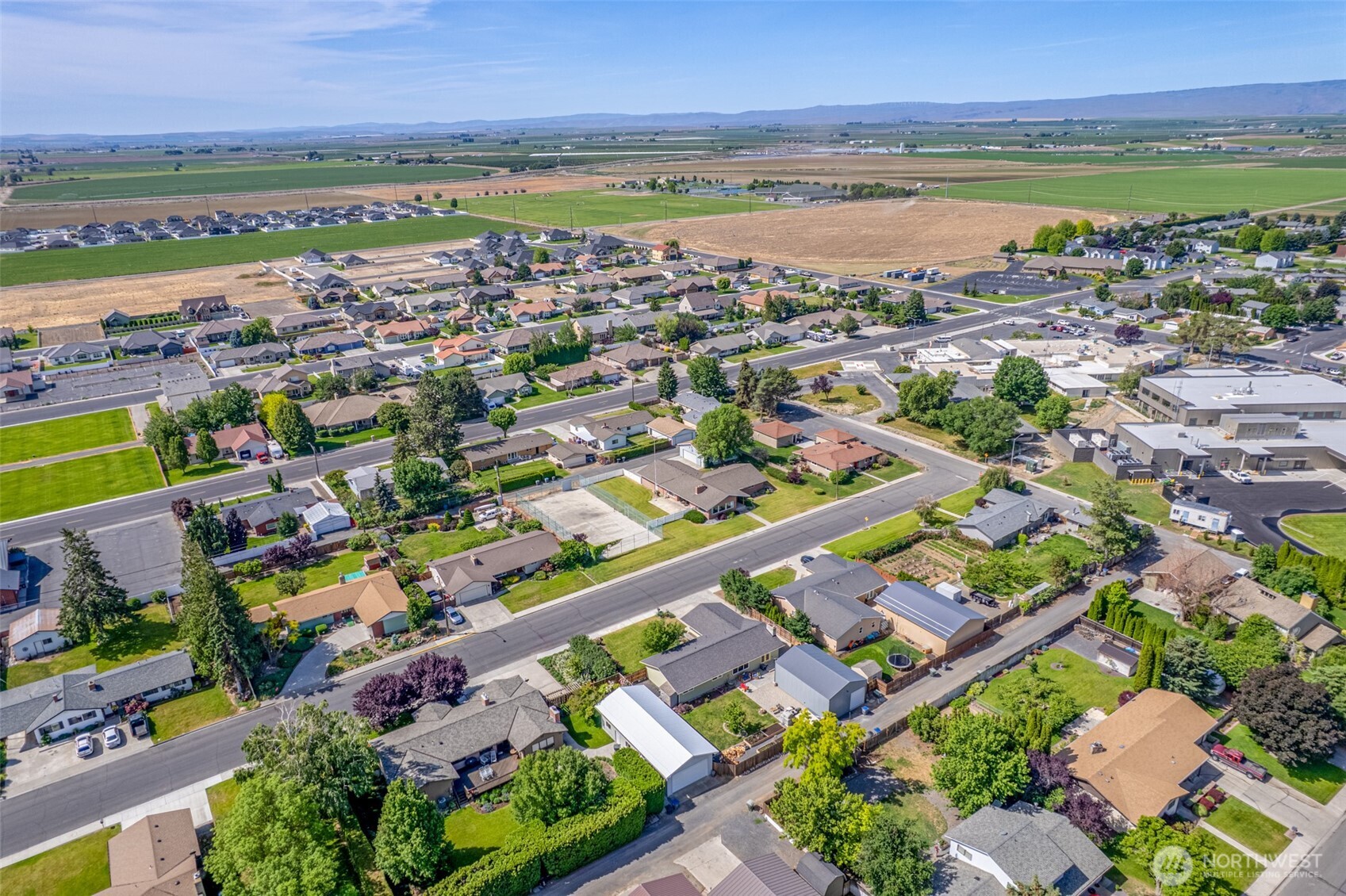 742 I Street Southwest Quincy, WA 98848 - Photo 28 of 28 an aerial view of residential building and lake