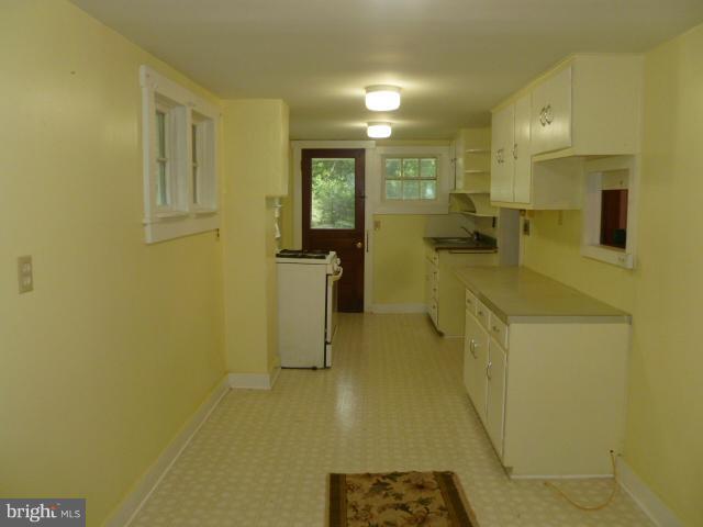 296 New Hope Road Berkeley Springs, WV 25411 - Photo 6 of 16 Kitchen