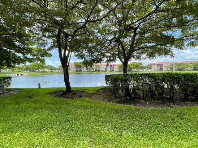 $2,000 | 13700 Southwest 11th Street, Unit 106A, Pembroke Pines, FL 33027