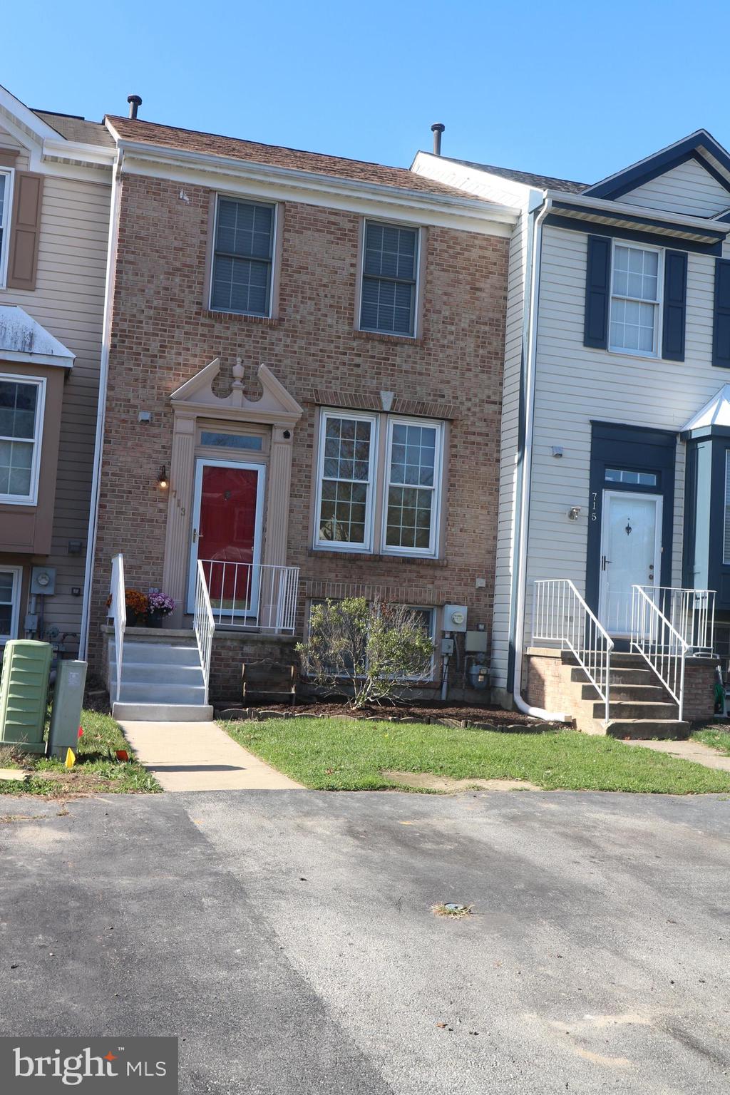 713 Naples Way Bear, DE 19701 - Photo 2 of 32 Off street parking