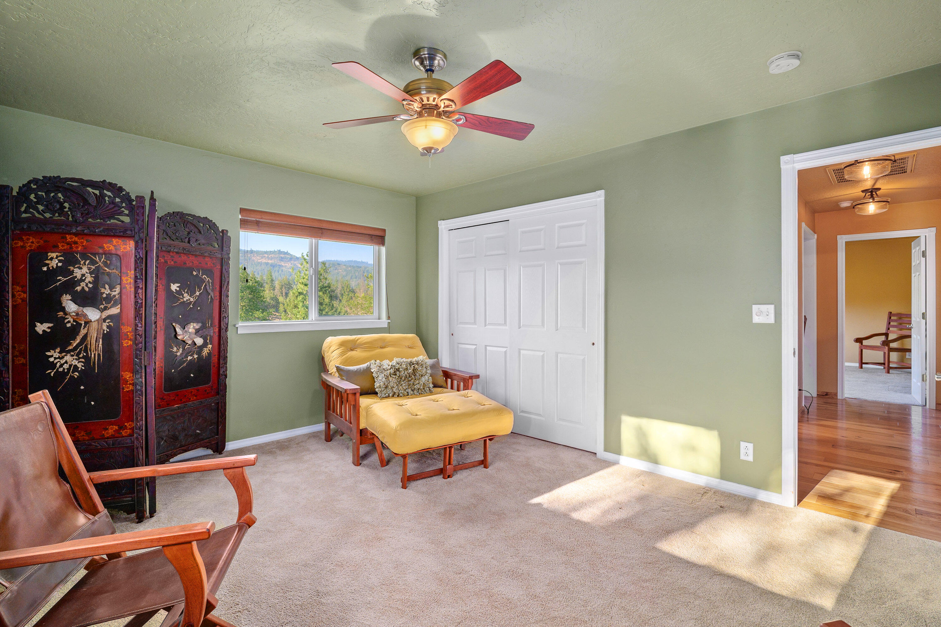 536 Ragsdale Road Trail, OR 97541 - Photo 35 of 67 a living room with furniture and a large window