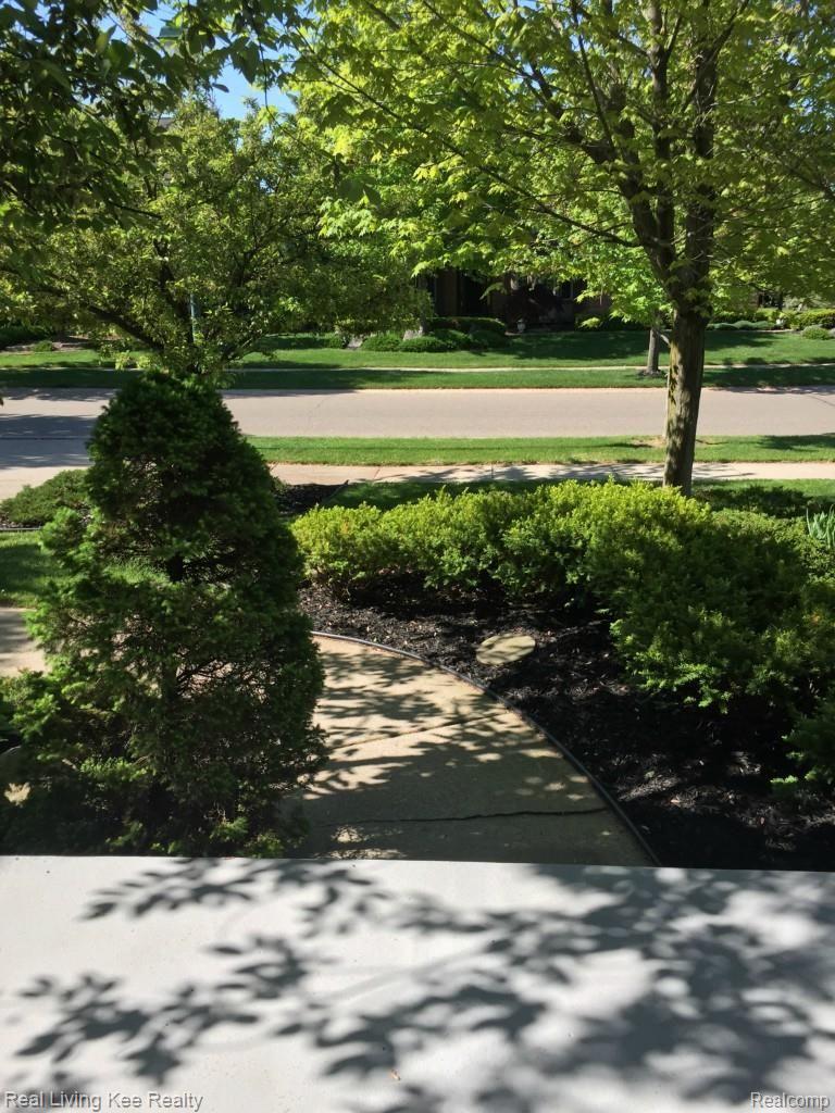1403 Tulberry Circle Rochester, MI 48306 - Photo 6 of 64 2015-05-22 16.57