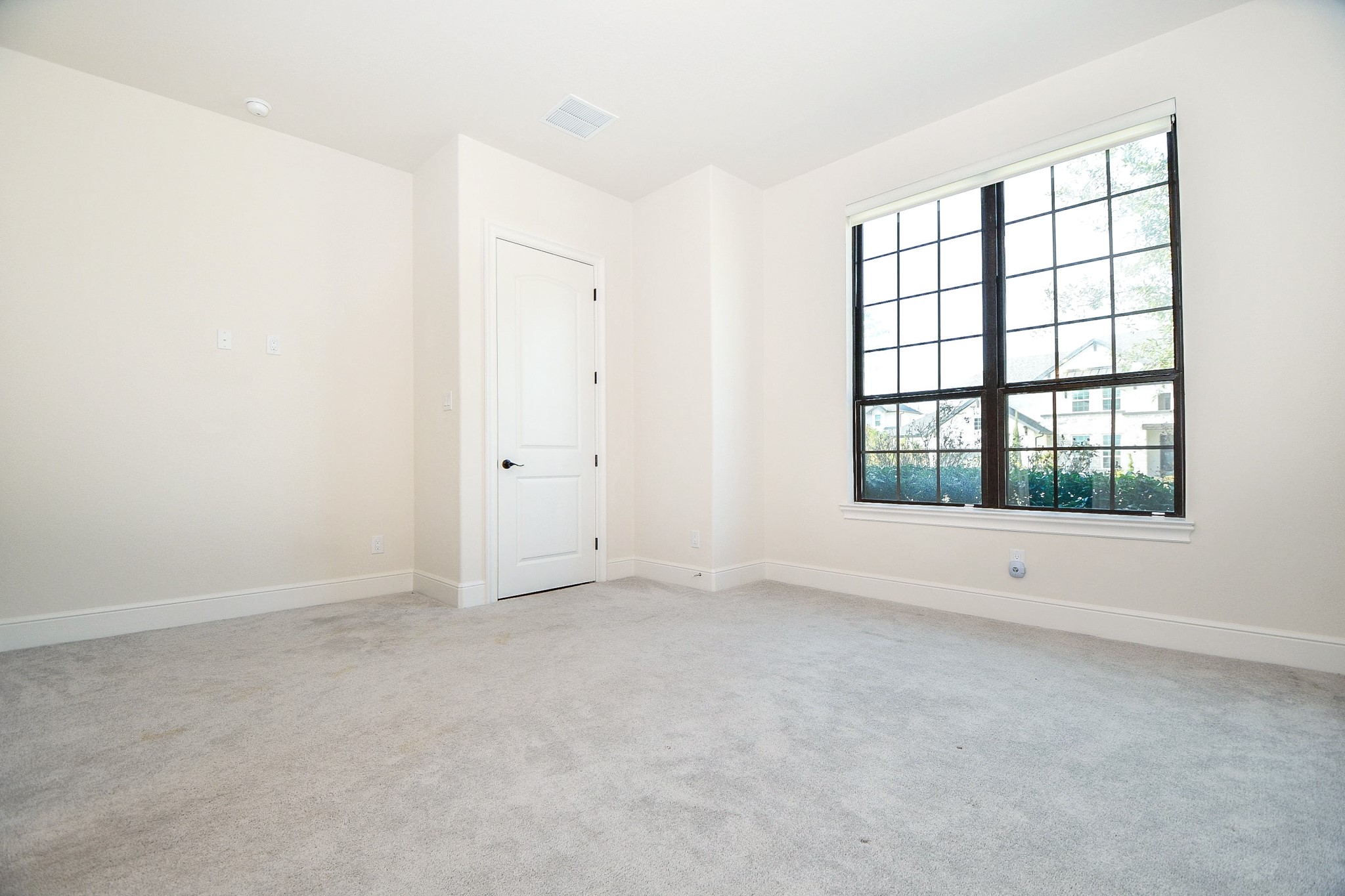 8526 Tombron Grove Road Magnolia, TX 77354 - Photo 32 of 50 an empty room with window