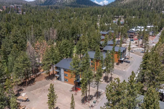 $1,775,000 | 70 Obsidian Place, Unit 25, Mammoth Lakes, CA 93546