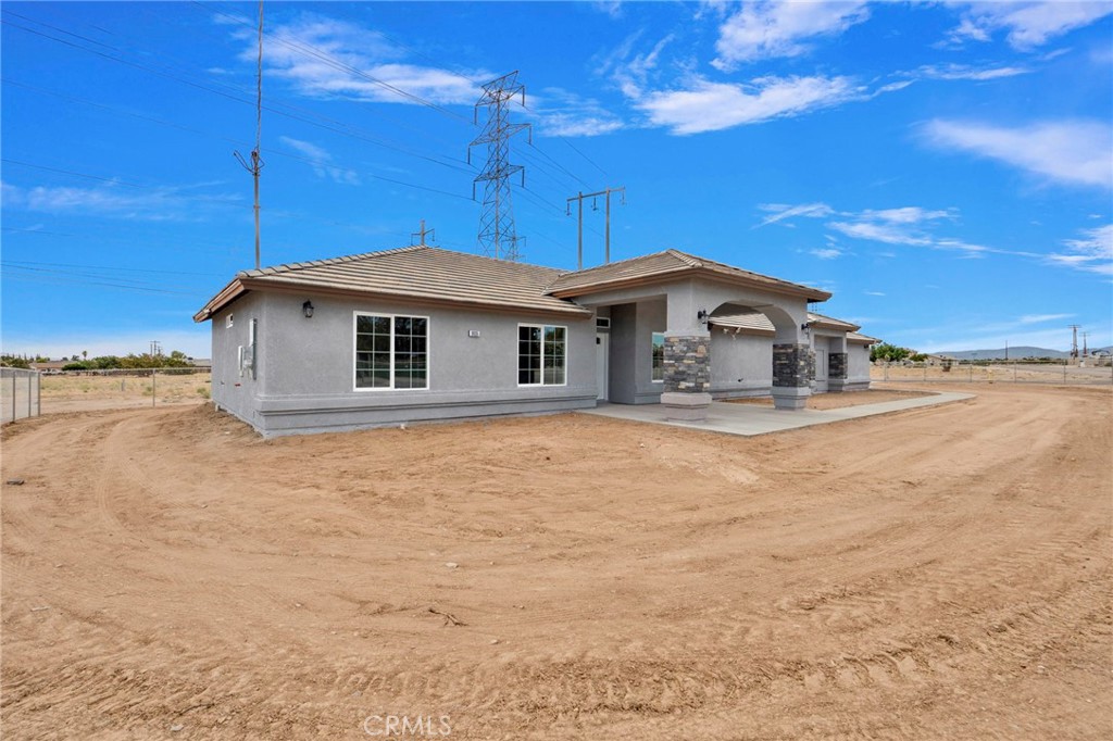 9835 Pyrite Avenue Hesperia, CA 92345 - Photo 12 of 46