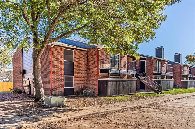 $1,020 | 300 West Wintergreen Road, Unit 730ABP, DeSoto, TX 75115