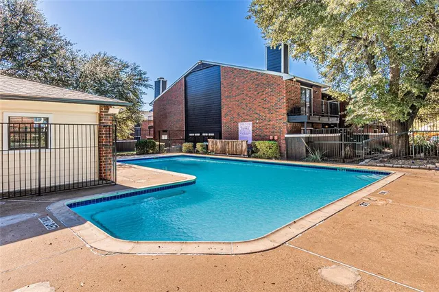 $1,020 | 300 West Wintergreen Road, Unit 730ABP, DeSoto, TX 75115