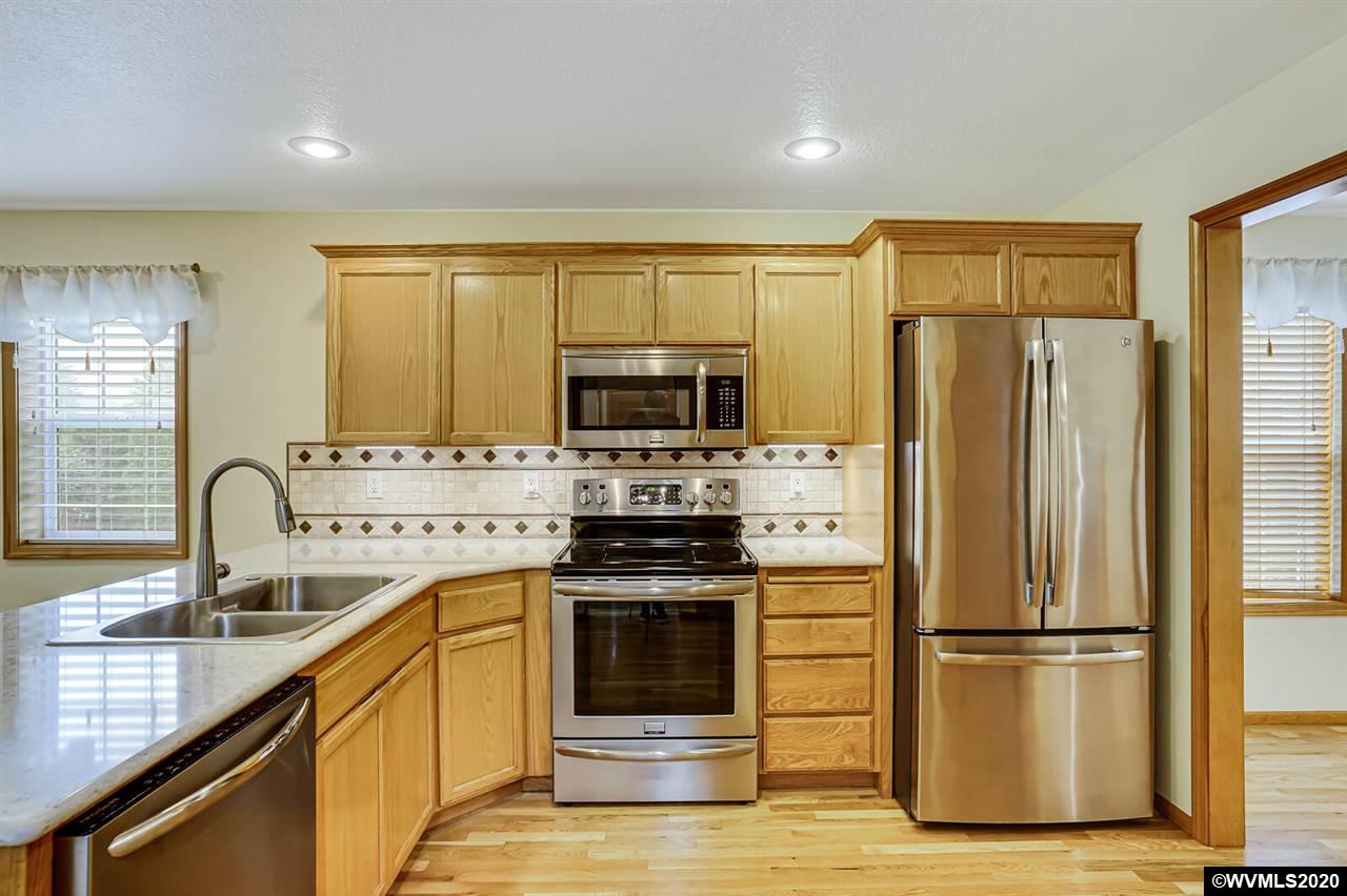 2062 Chase Loop Southwest Albany, OR 97321 - Photo 14 of 37 Gallery Image 14