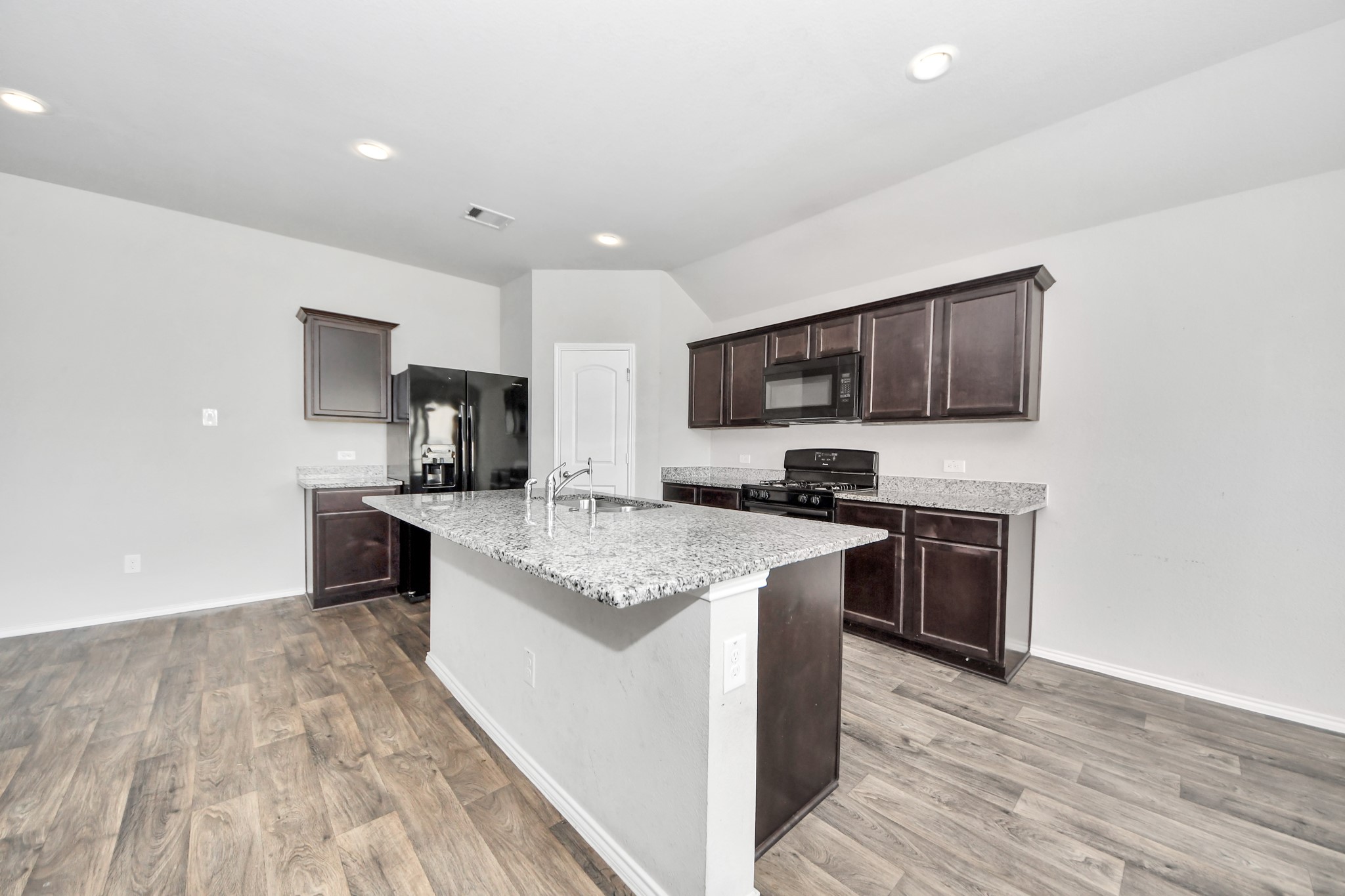 23431 Harrow Fld Lane Spring, TX 77373 - Photo 9 of 41 Kitchen