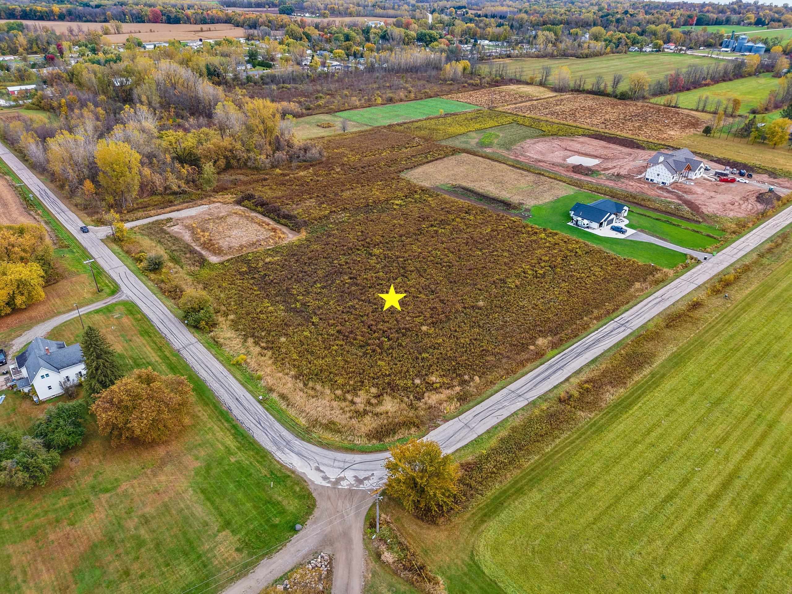 5086 Ball Park Road Little Suamico, WI 54141 - Photo 5 of 24