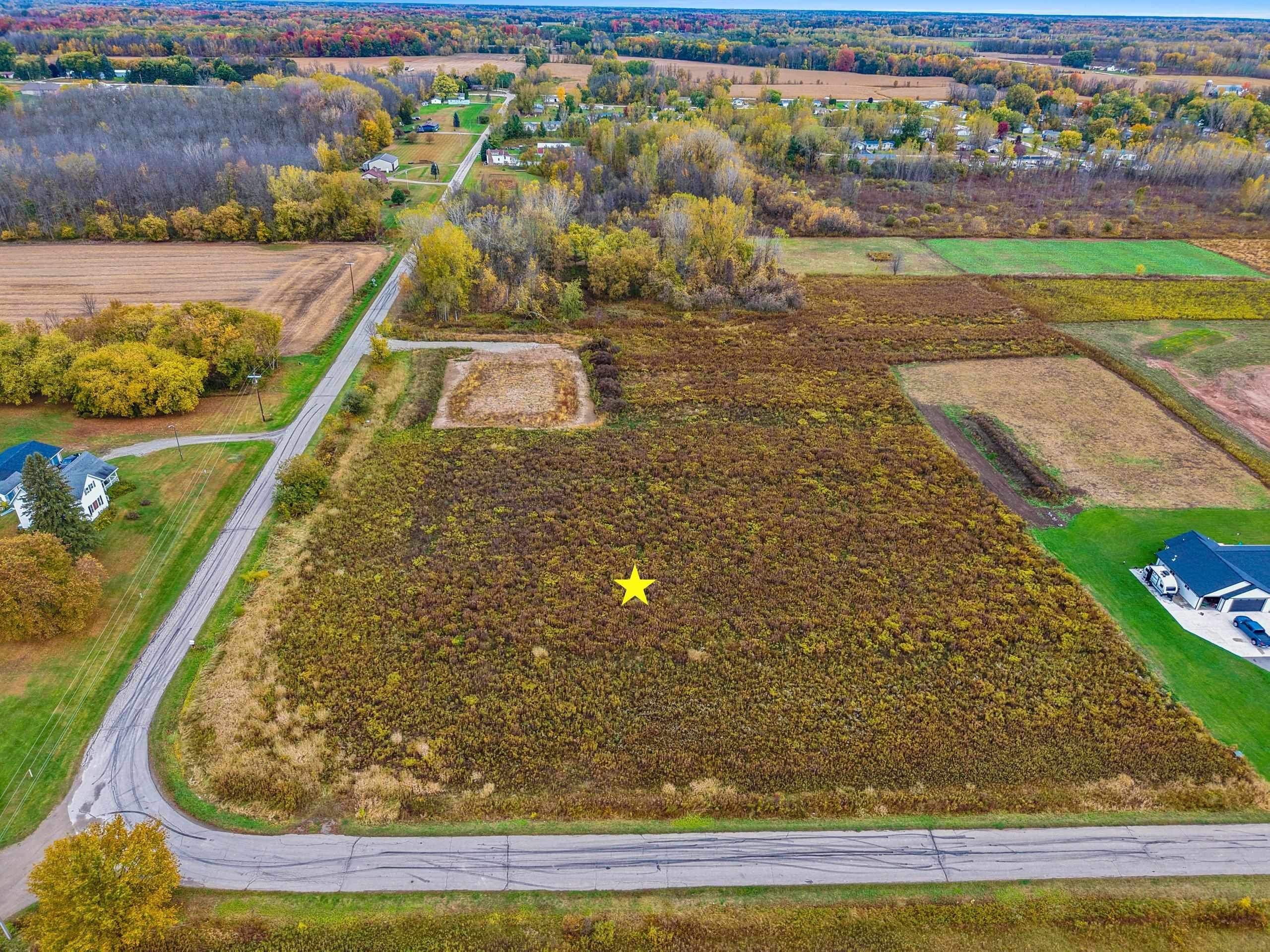 5086 Ball Park Road Little Suamico, WI 54141 - Photo 7 of 24