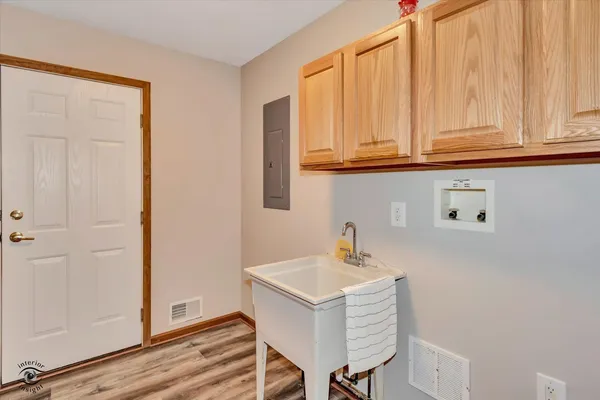 $362,500 | 23336 Kings Road, Steger, IL 60475