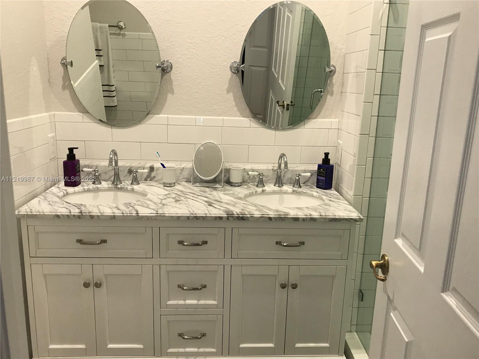 27282 Southwest 138th Path Homestead, FL 33032 - Photo 11 of 20 Gallery Image 11