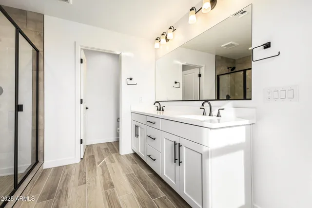 $561,995 | 5337 West Royal Palm Road, Glendale, AZ 85302