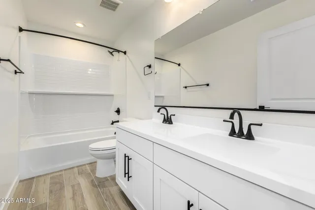 $561,995 | 5337 West Royal Palm Road, Glendale, AZ 85302