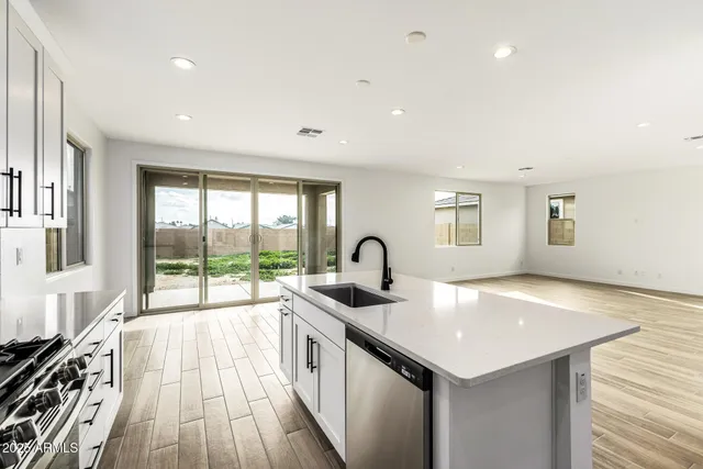 $561,995 | 5337 West Royal Palm Road, Glendale, AZ 85302