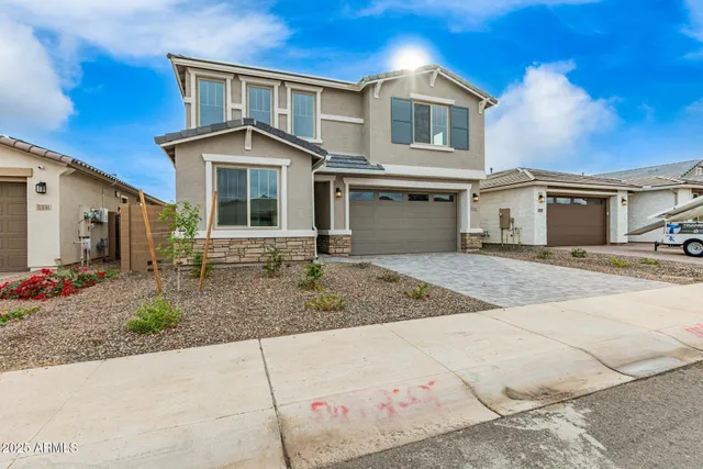 $561,995 | 5337 West Royal Palm Road, Glendale, AZ 85302