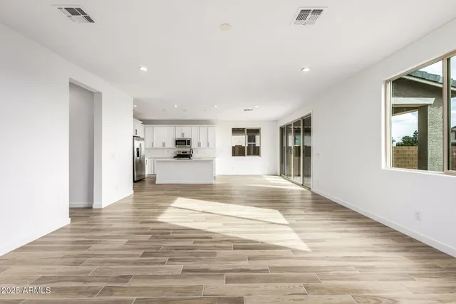 $561,995 | 5337 West Royal Palm Road, Glendale, AZ 85302