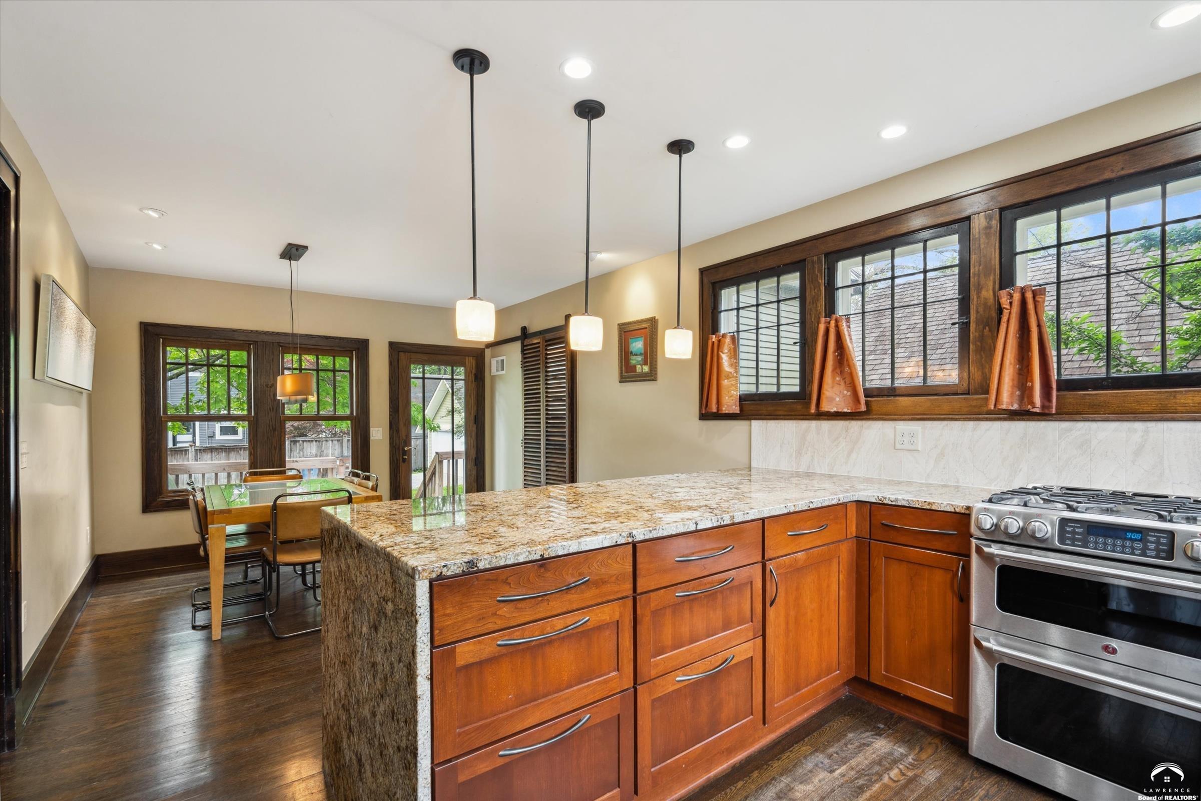 2301 Massachusetts Street Lawrence, KS 66046 - Photo 11 of 47