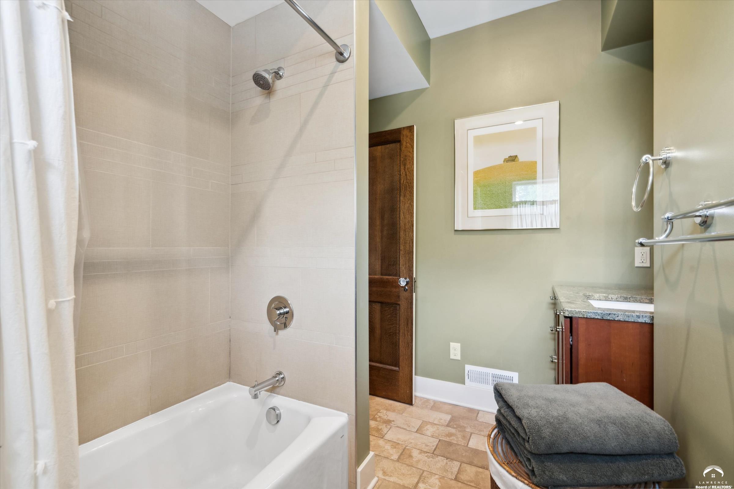 2301 Massachusetts Street Lawrence, KS 66046 - Photo 19 of 47