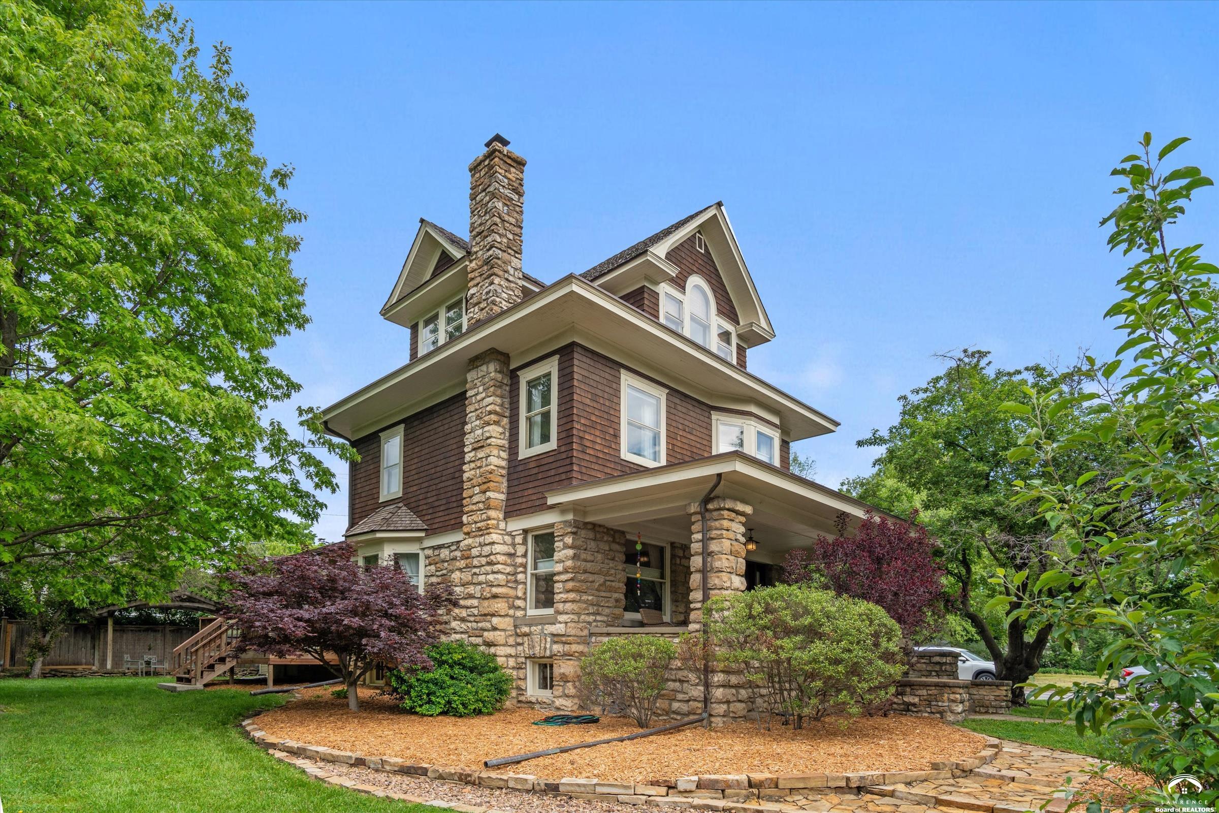 2301 Massachusetts Street Lawrence, KS 66046 - Photo 5 of 47