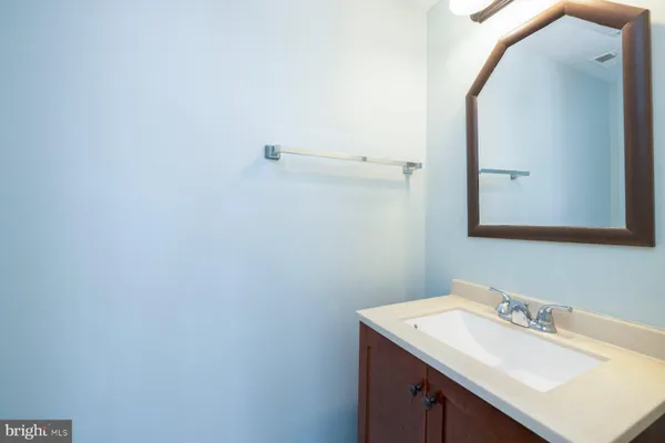 $2,350 | 39 Triple Crown Court, Gaithersburg, MD 20878