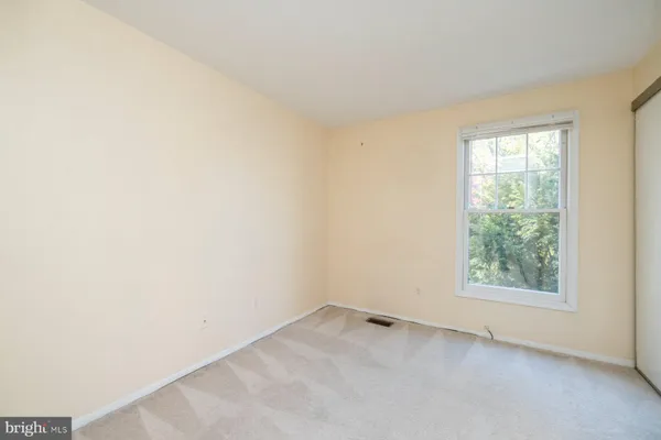 $2,350 | 39 Triple Crown Court, Gaithersburg, MD 20878