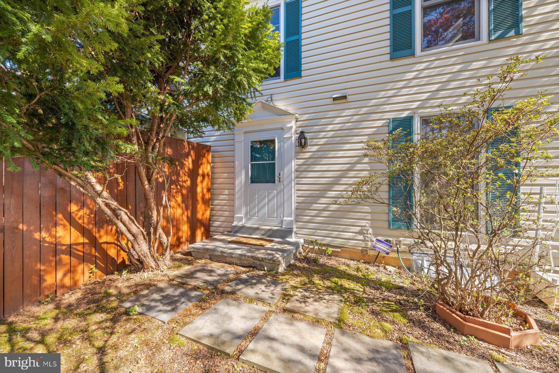 39 Triple Crown Court Gaithersburg, MD 20878 - Photo 2 of 26 a view of a house with a tree