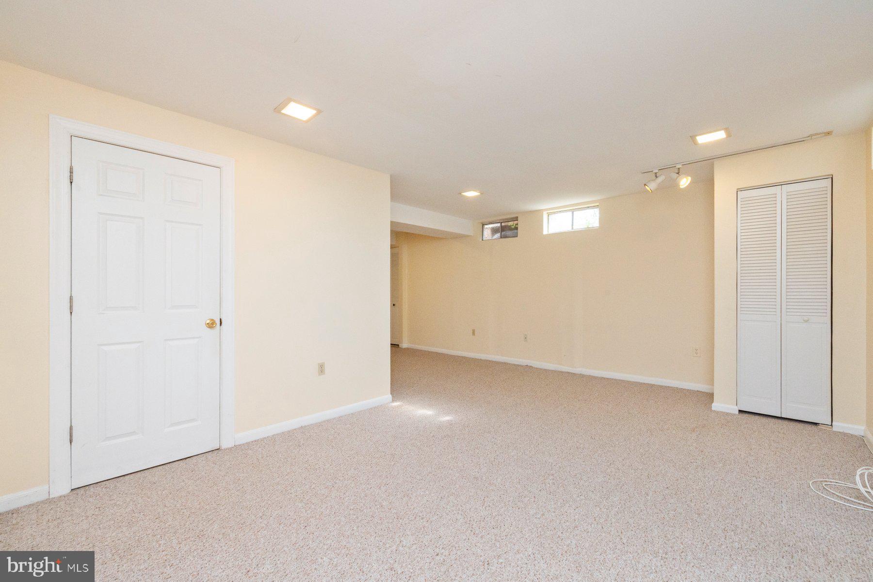 39 Triple Crown Court Gaithersburg, MD 20878 - Photo 22 of 26 a view of an empty room