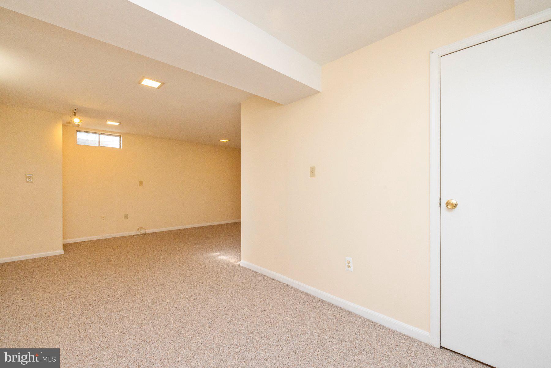39 Triple Crown Court Gaithersburg, MD 20878 - Photo 24 of 26 a view of an empty room