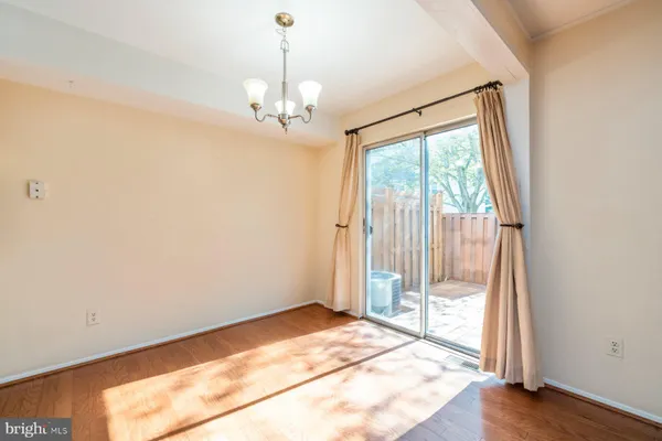 $2,350 | 39 Triple Crown Court, Gaithersburg, MD 20878