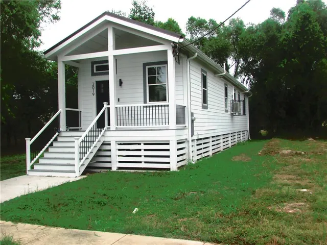 $1,750 | 2019 Deslonde Street, New Orleans, LA 70117