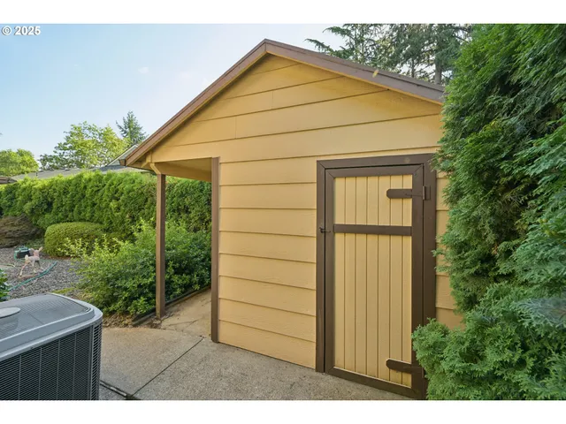 a view of backyard of house