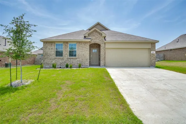 $2,400 | 1228 Almond Road, Azle, TX 76020