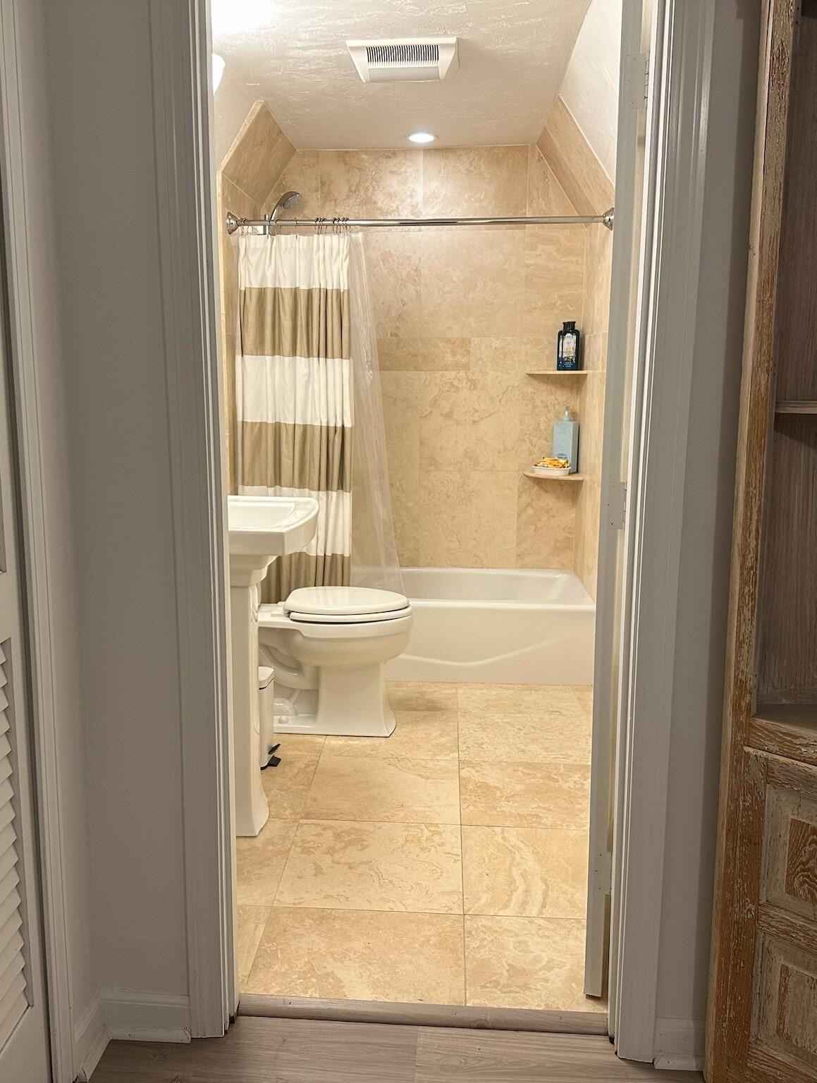 52 Buccaneer Way Mashpee, MA 02649 - Photo 22 of 39 up bath