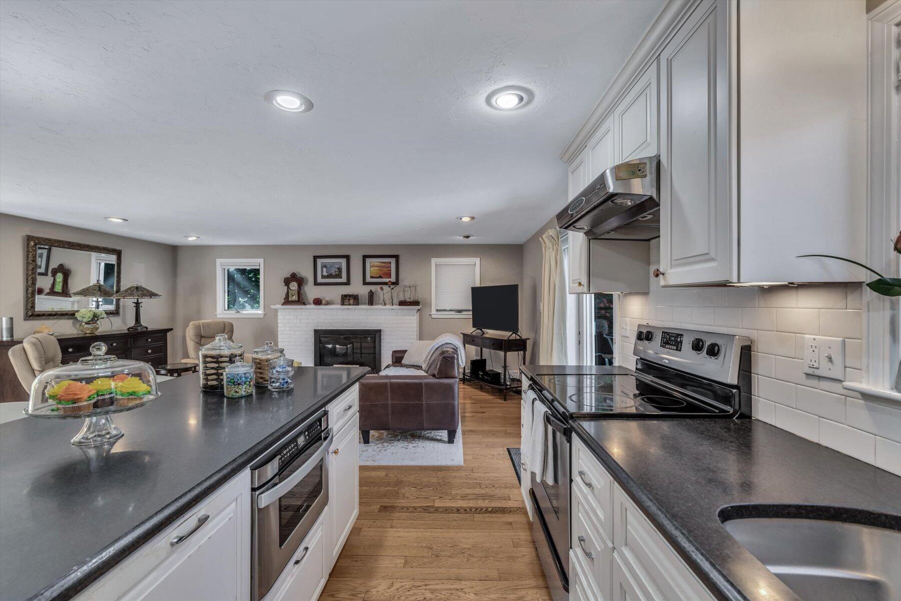 52 Buccaneer Way Mashpee, MA 02649 - Photo 7 of 39 43-IMGP8776