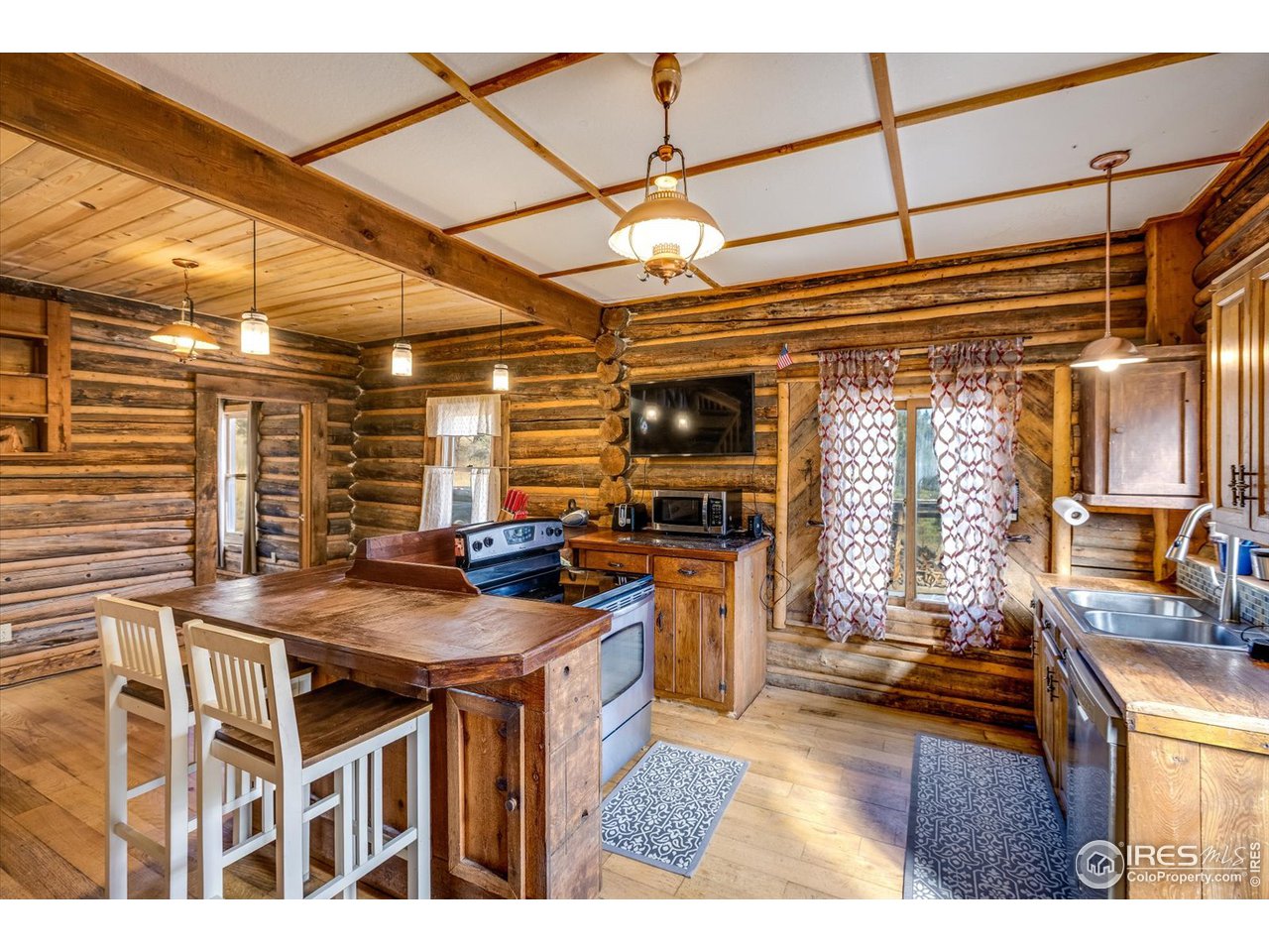 234 Kiowa Road Lyons, CO 80540 - Photo 11 of 39 Kitchen