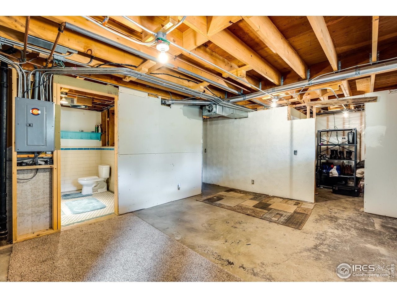 234 Kiowa Road Lyons, CO 80540 - Photo 22 of 39 Finished full bath in basement