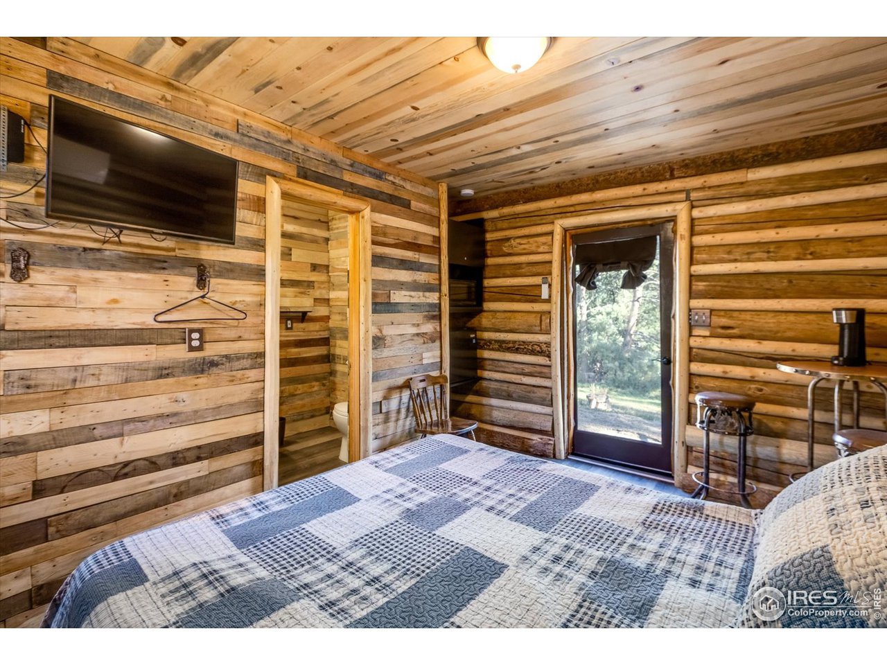 234 Kiowa Road Lyons, CO 80540 - Photo 32 of 39 Cabin interior