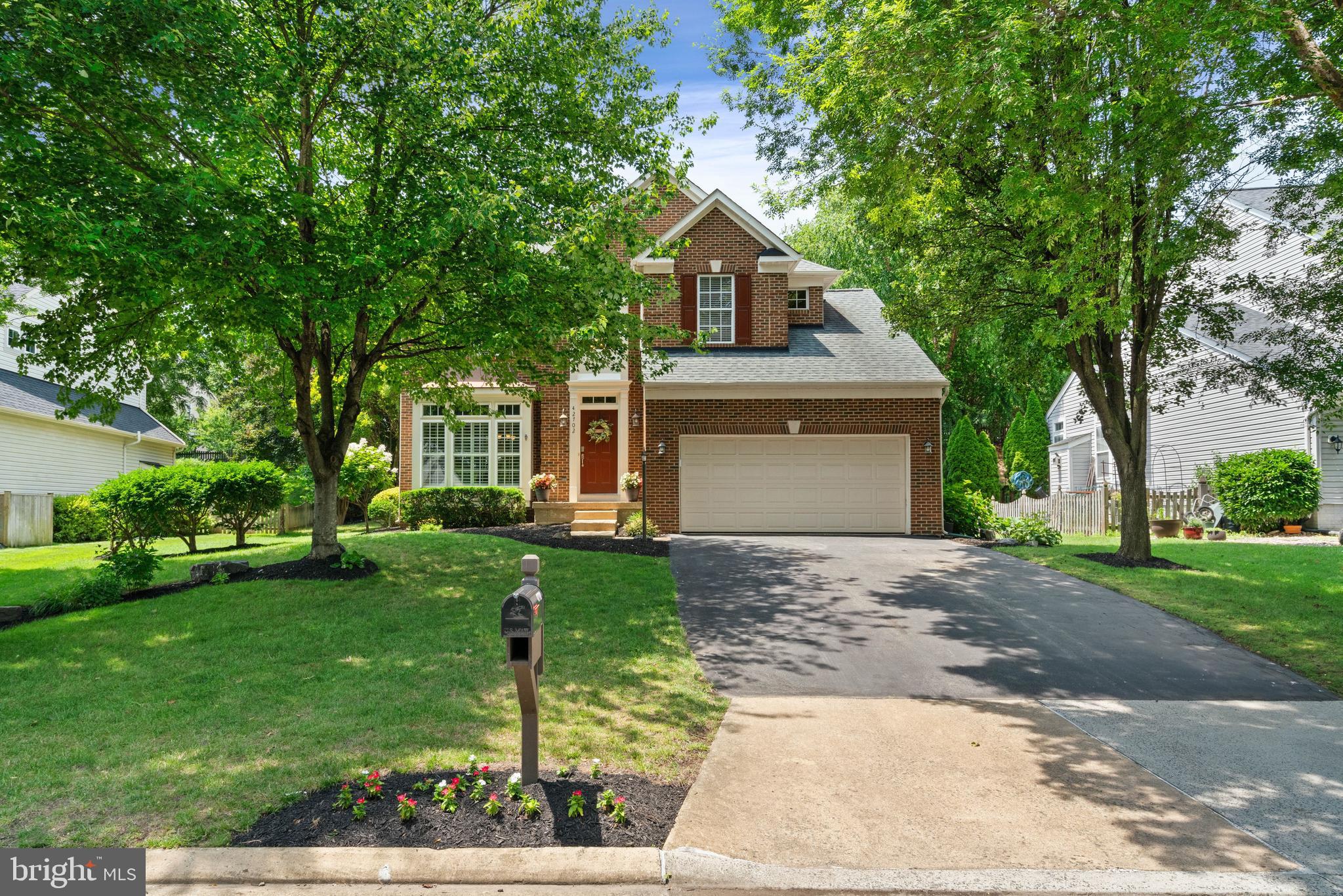 42702 Middle Ridge Place Broadlands, VA 20148 - Photo 5 of 60 Front