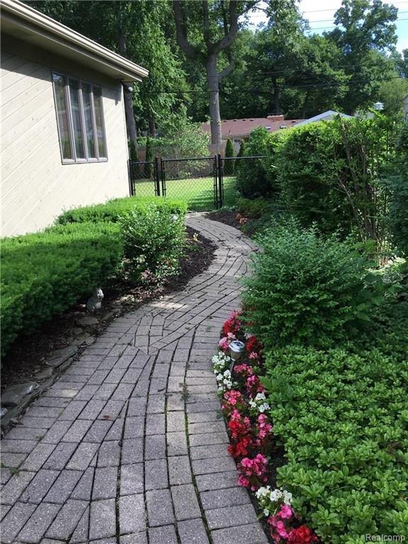 336 Stephens Road Grosse Pointe Farms, MI 48236 - Photo 18 of 22