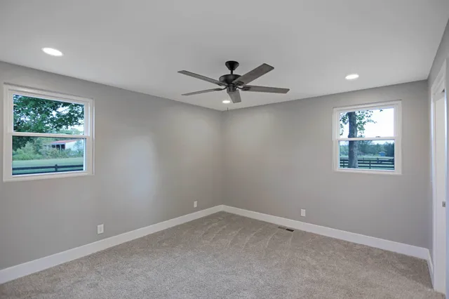 $619,900 | 2450 Highway 25, Cottontown, TN 37048