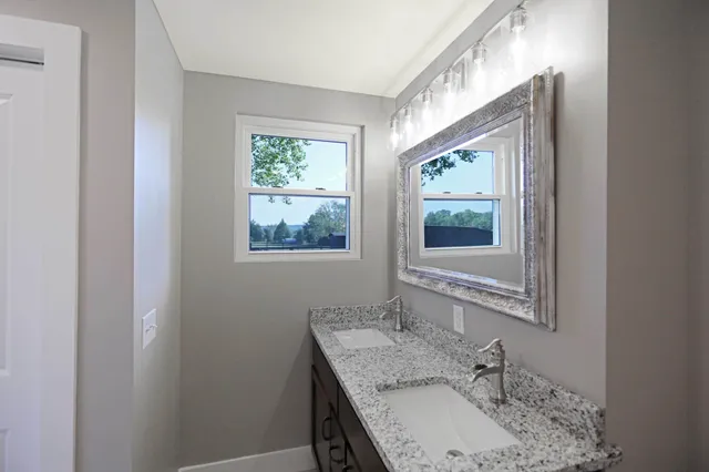 $619,900 | 2450 Highway 25, Cottontown, TN 37048