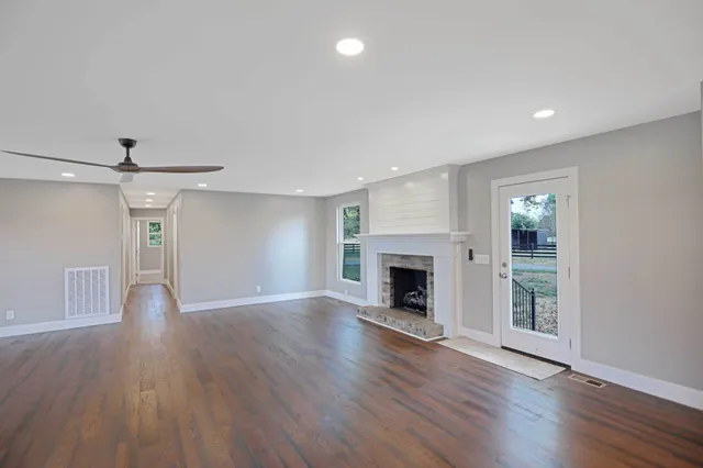 $619,900 | 2450 Highway 25, Cottontown, TN 37048