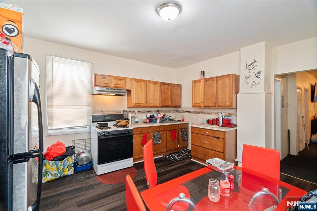 80 Pennington Street Paterson, NJ 07501 - Photo 12 of 27