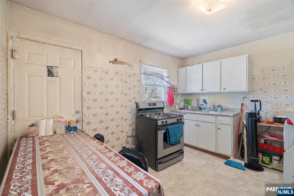 80 Pennington Street Paterson, NJ 07501 - Photo 17 of 27