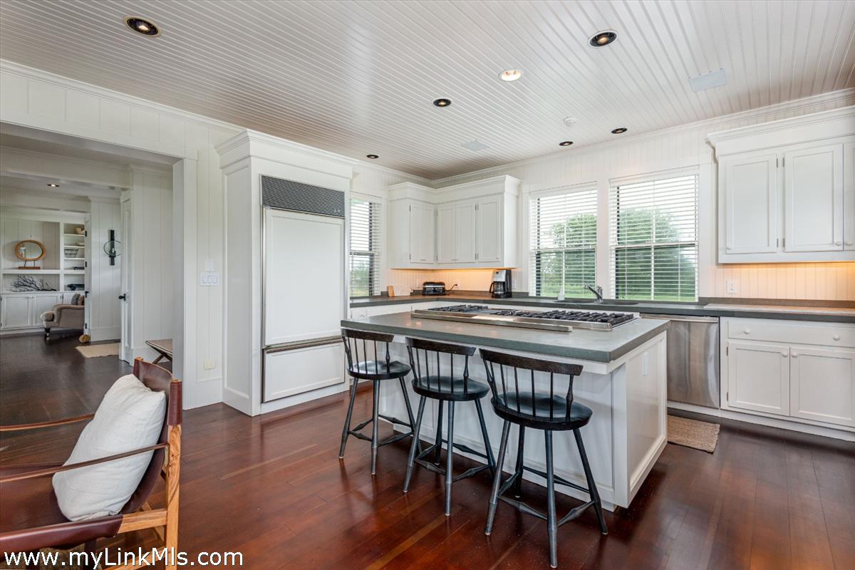 105 Low Beach Road Nantucket, MA 02554 - Photo 8 of 45