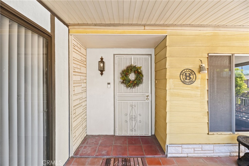 2964 Silver Oak Way Hemet, CA 92545 - Photo 48 of 60 a view of a door front of a house