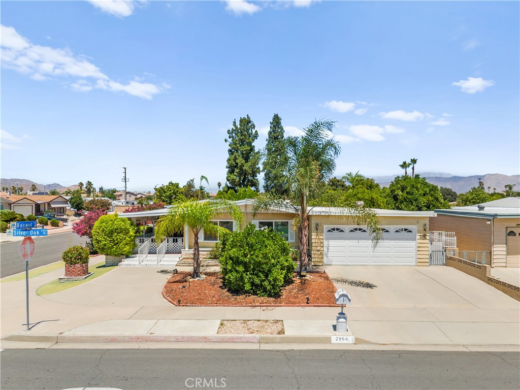 2964 Silver Oak Way Hemet, CA 92545 - Photo 9 of 60