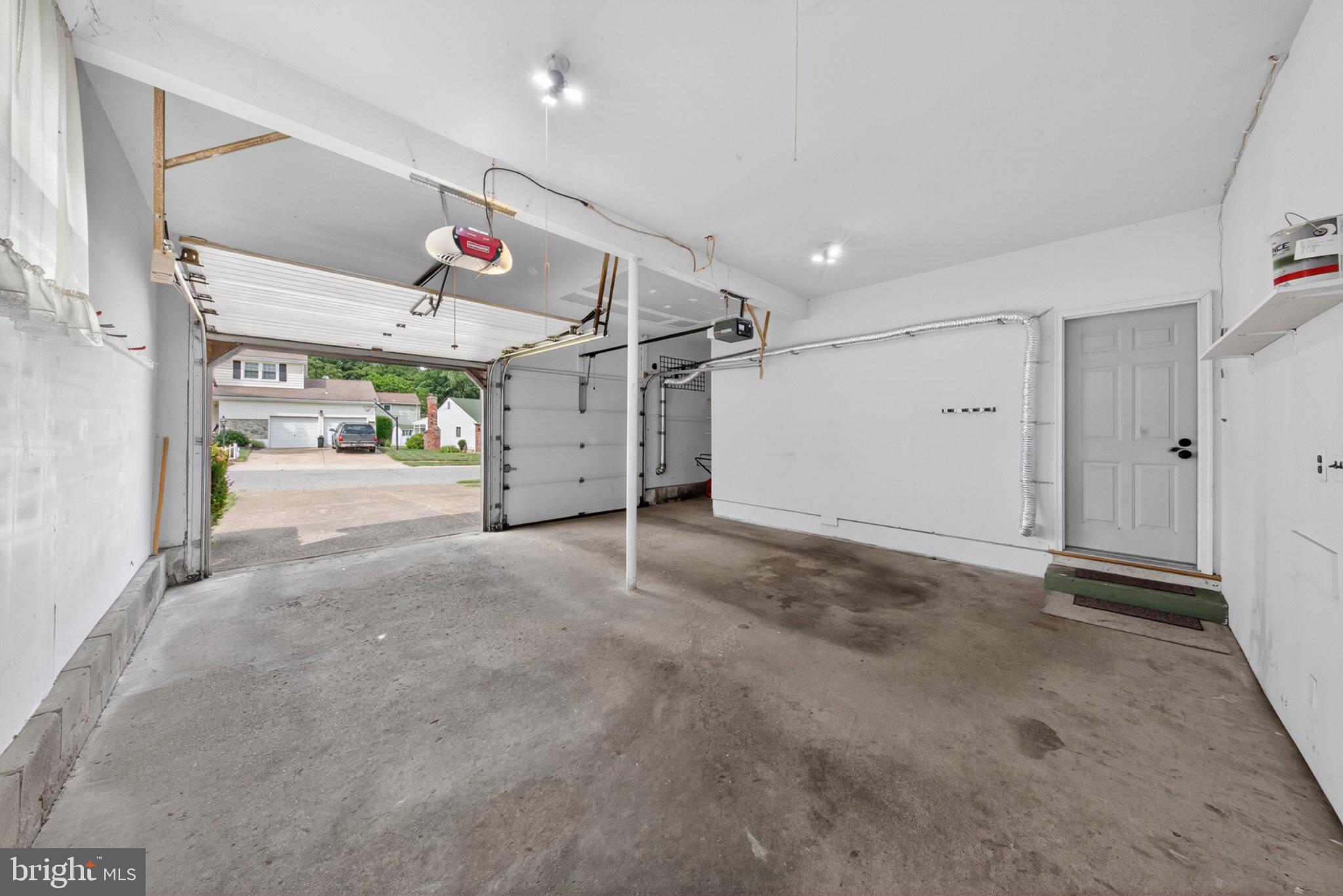 1020 Jeffrey Road Wilmington, DE 19810 - Photo 92 of 108 Spacious garage with ample potential.